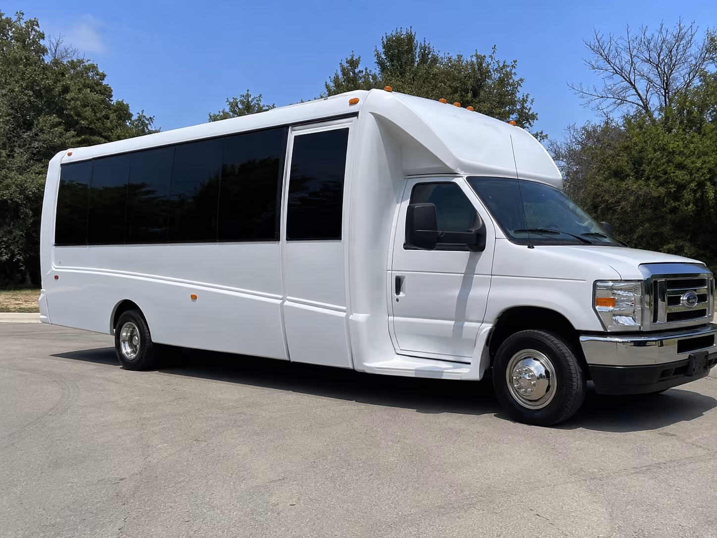 party bus rentals for tustin area proms at tustin ranch golf club and beyond