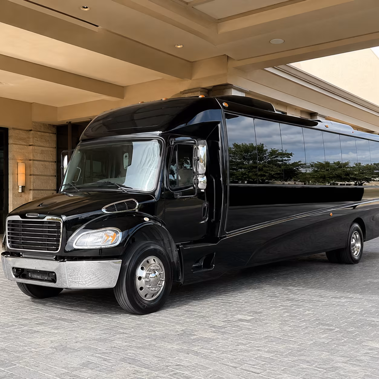 tustin 20 passenger minibus