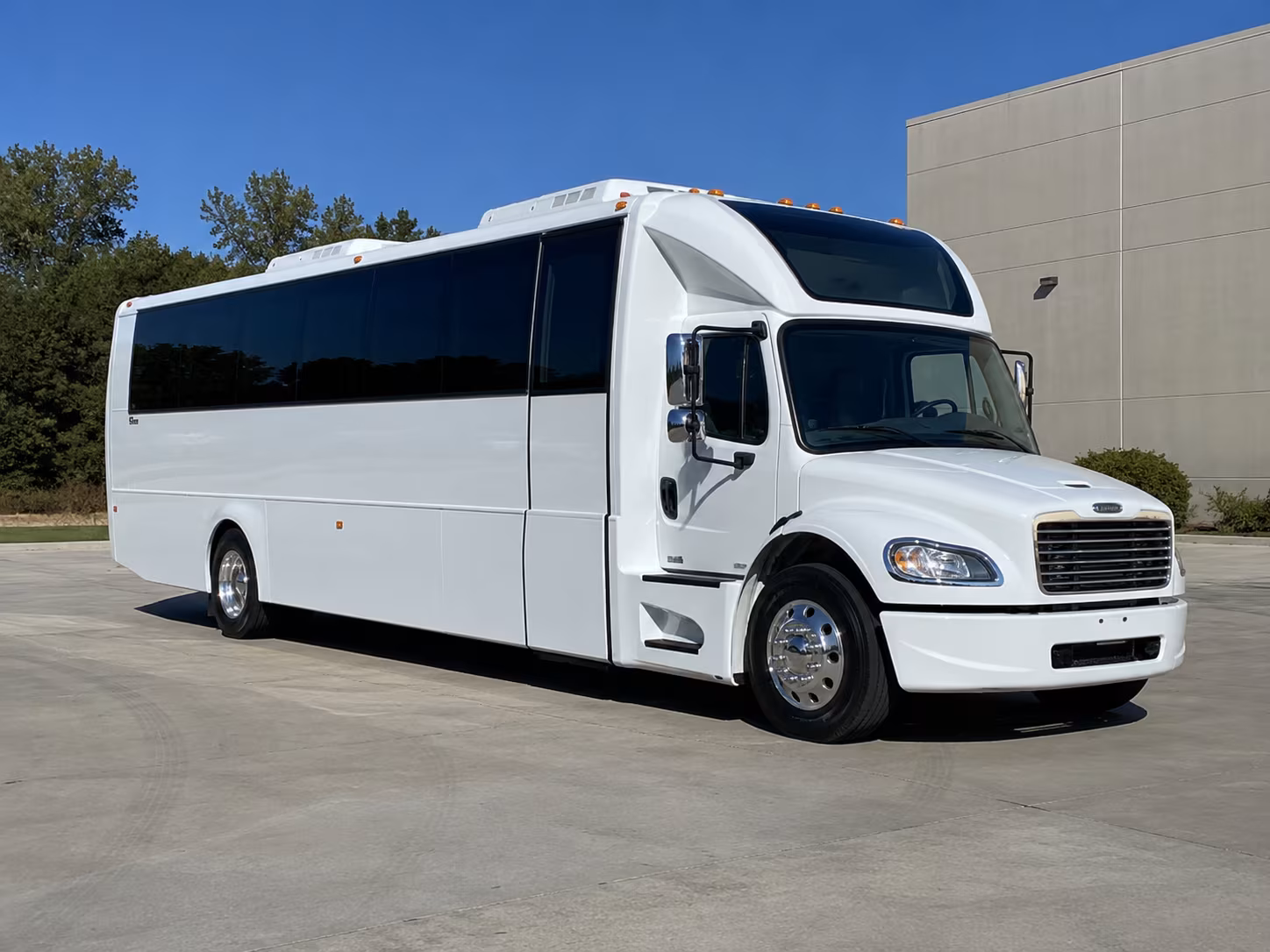tustin 28 passenger party bus